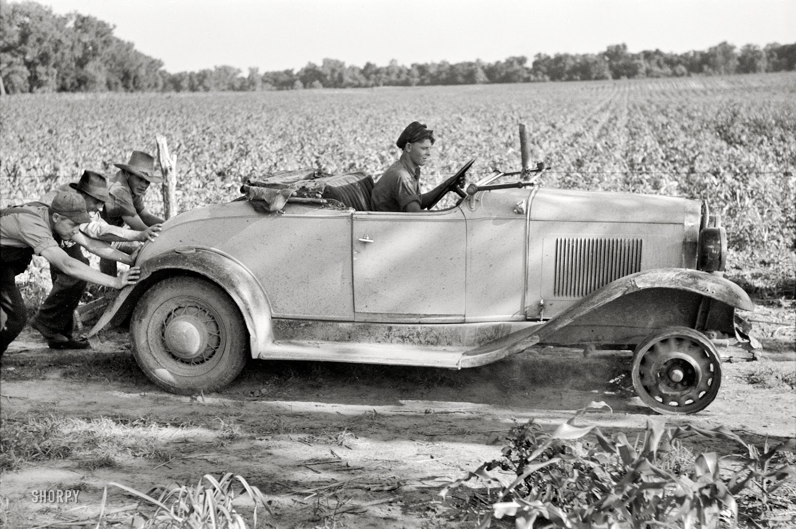 pushing-a-car-1939